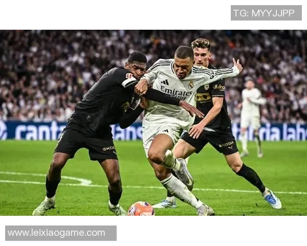 足球明星在比赛中精彩复仇瞬间视频引发热议与关注